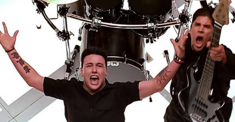 21 Best 2000s Rock Songs