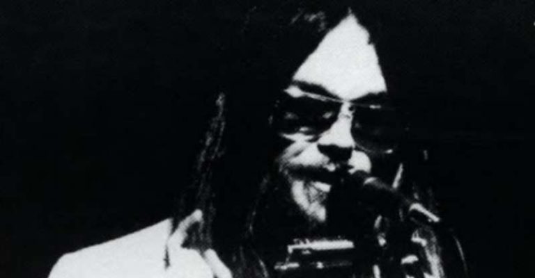 43 Best Neil Young Songs