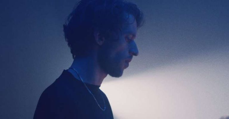 27 Best Songs About Thursday