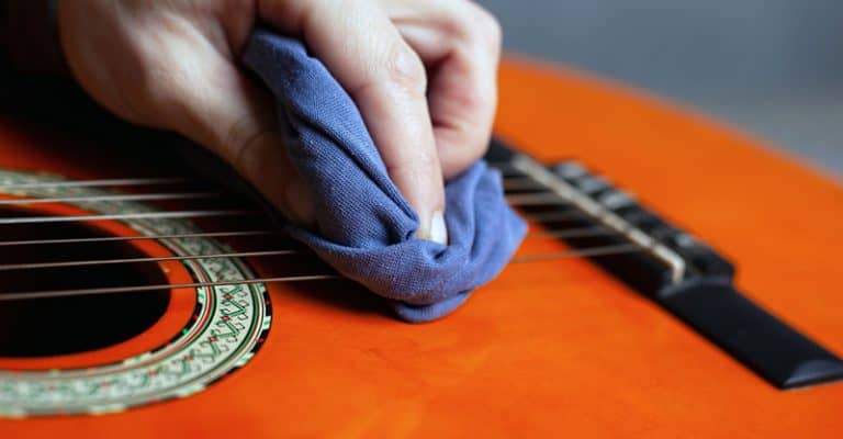 How To Clean Guitar Strings Properly, Acoustic & Electric Strings
