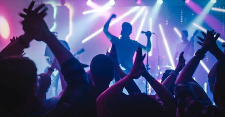 209 Compliments & Comments For Singers