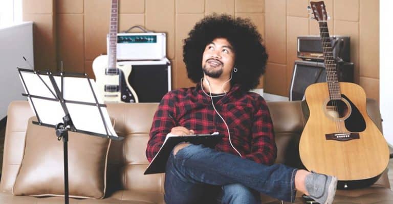 123 Free Song Prompts – Write Amazing Lyrics Today