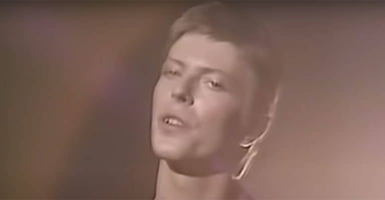 19 Guitar Songs In D Standard [With Tabs]