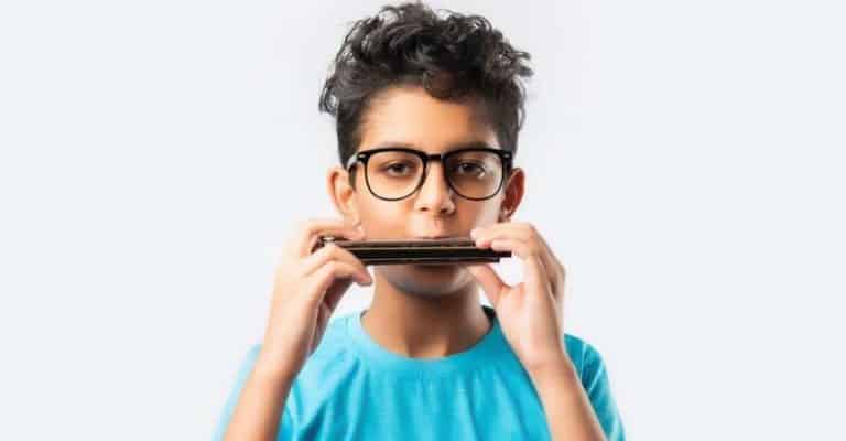 How Long Does It Take to Learn to Play the Harmonica? We Reveal All