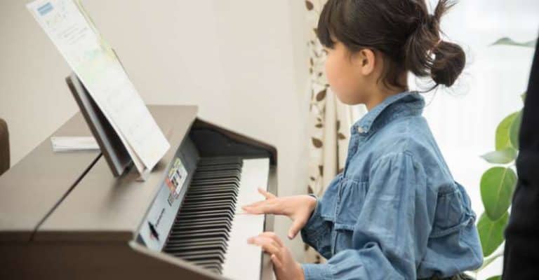 How Many Piano Grades Are There? All Levels Listed