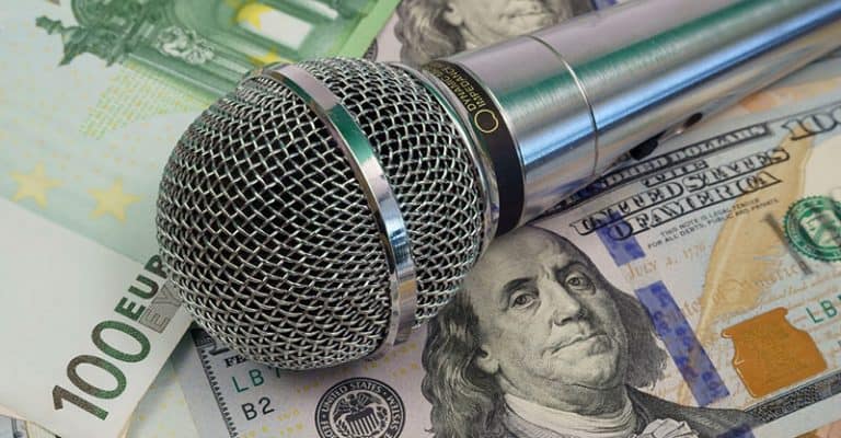 How Much Do Musicians Make? Independent & Signed Artists Compared