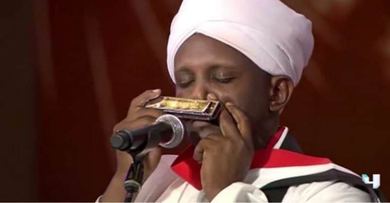 How to Play Harmonica With Your Nose