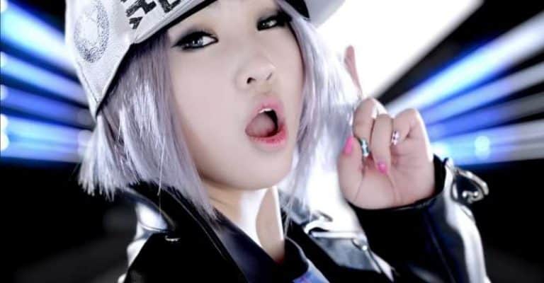 Korean Karaoke, About Noraebang & 11 Best Songs To Sing