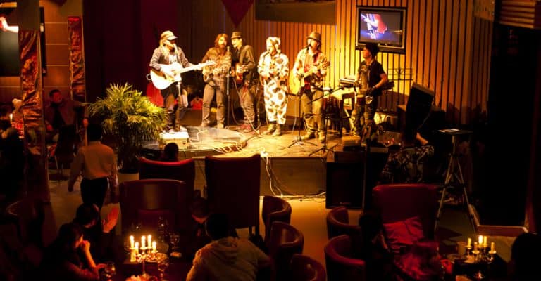 How To Get Music Gigs At Restaurants