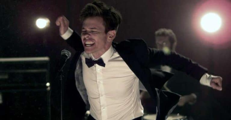25 Songs About Living Life To The Fullest