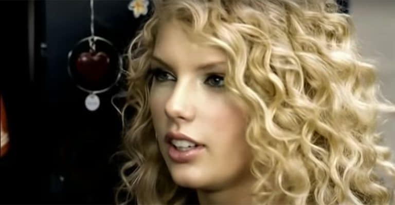 35 Best Taylor Swift Songs On Guitar – With Tabs