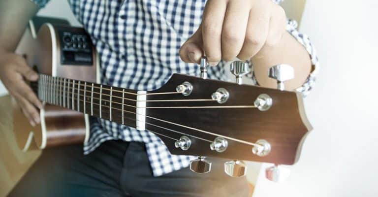 How To Tune A Guitar For Beginners – Both By Ear & With A Tuner