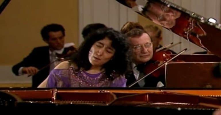 What Is Art Music? With 5 Top Examples & History