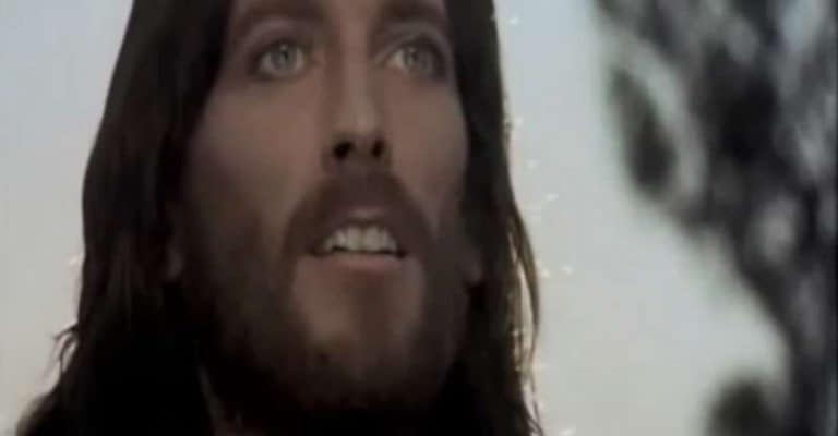 What Is CCM Music? With 9 Contemporary Christian Music Examples & History