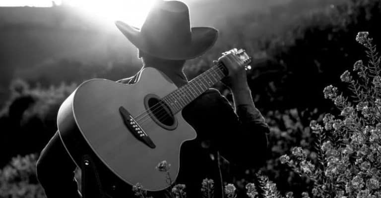 What is Country Music? With 9 Top Examples & History