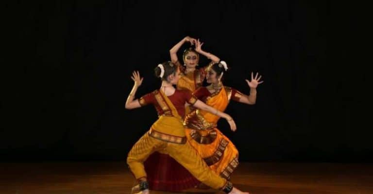 What Is Folk Dance? With 10 Top Examples & History