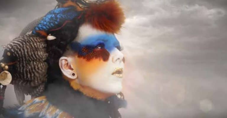 What Is Indie Folk Music? With 9 Top Examples & History