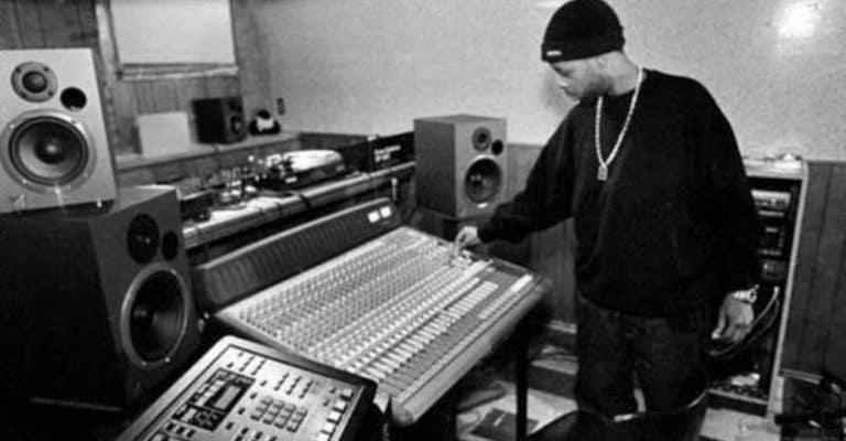 What Is Lo-Fi Music? With 9 Top Examples & History