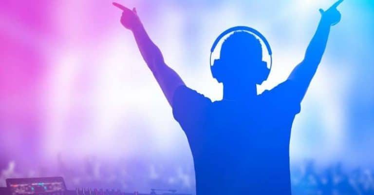 What is Techno Music? With 7 Examples, 5 Artists, and History
